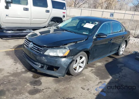 2012 Volkswagen Passat 2.5L Se z USA, uszkodzony, nr VIN 1VWBH7A38CC093028